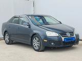 Volkswagen Jetta 2005 года за 2 300 000 тг. в Актобе – фото 3