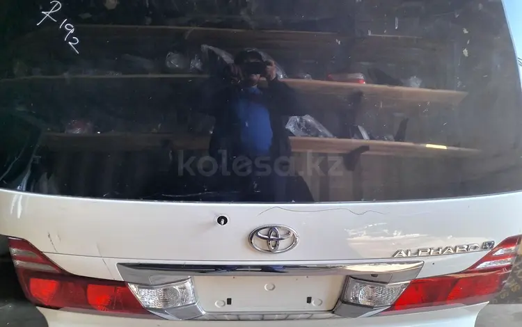 Кришка багажник Тайота Алфарт Рестайлинг бу оргинал за 110 000 тг. в Алматы