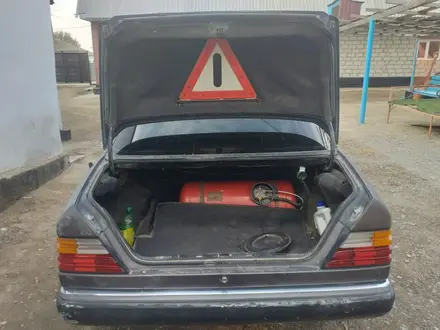 Mercedes-Benz E 200 1992 года за 1 150 000 тг. в Туркестан – фото 3