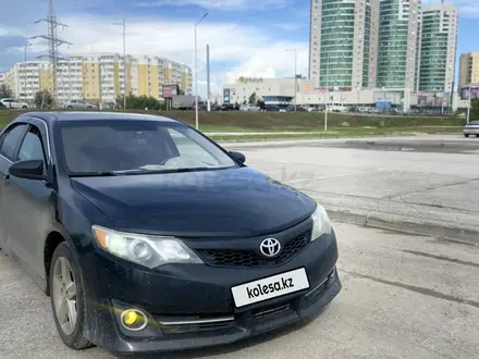 Toyota Camry 2012 года за 6 000 000 тг. в Актобе – фото 2