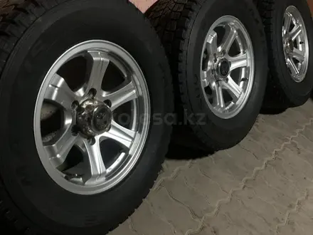 Комплект колёс на зимней резине в отличном состоянии! за 265 000 тг. в Алматы