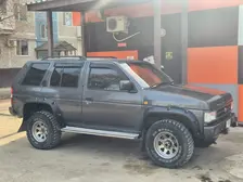 Nissan Terrano, 1995