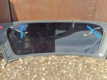 Б/у оригинальное стекло крышки багажника. за 70 000 тг. в Актобе