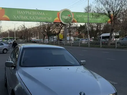 BMW 525 2001 года за 4 100 000 тг. в Шымкент – фото 3