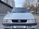Volkswagen Passat 1994 годаүшін2 500 000 тг. в Алматы