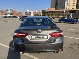 Toyota Camry 2018 года за 12 300 000 тг. в Астана – фото 4