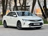 Toyota Camry 2017 года за 13 300 000 тг. в Алматы