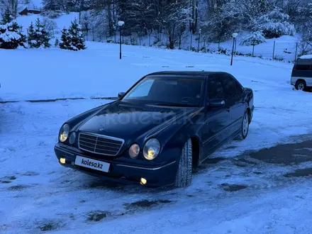 Mercedes-Benz E 320 1999 года за 4 300 000 тг. в Алматы