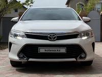 Toyota Camry 2015 года за 12 200 000 тг. в Атырау