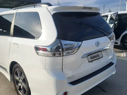 Toyota Sienna 2017 года за 11 500 000 тг. в Атырау – фото 11