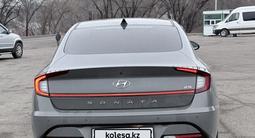 Hyundai Sonata 2020 годаfor11 500 000 тг. в Алматы – фото 4