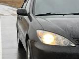 Toyota Camry 2002 годаүшін3 400 000 тг. в Щучинск – фото 2