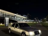 Mercedes-Benz E 320 1993 года за 2 600 000 тг. в Астана – фото 3