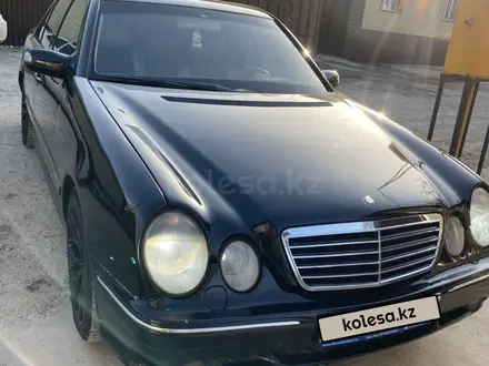 Mercedes-Benz E 320 2000 года за 4 900 000 тг. в Шымкент – фото 2