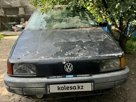 Volkswagen Passat 1990 года за 600 000 тг. в Алматы