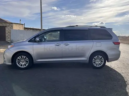 Toyota Sienna 2015 года за 12 500 000 тг. в Актобе – фото 3
