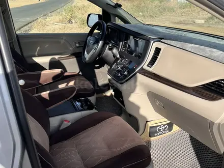 Toyota Sienna 2015 года за 12 500 000 тг. в Актобе – фото 6