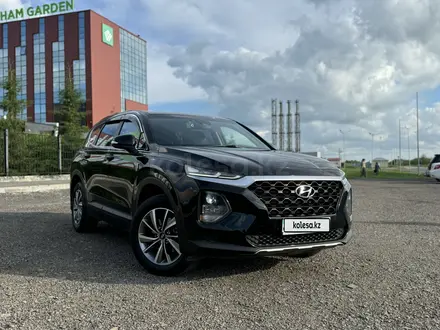 Hyundai Santa Fe 2019 года за 13 350 000 тг. в Астана