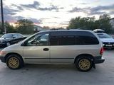 Chrysler Voyager 2000 года за 3 000 000 тг. в Караганда – фото 3