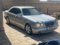 Mercedes-Benz E 230 1995 года за 1 800 000 тг. в Жанаозен – фото 2