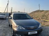 Toyota Camry 2002 года за 4 500 000 тг. в Ленгер – фото 2