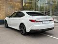 Toyota Camry Luxe 2025 года за 20 300 000 тг. в Астана – фото 2