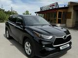 Toyota Highlander 2022 года за 25 000 000 тг. в Астана