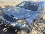 Mercedes-Benz C 180 2000 годаүшін850 000 тг. в Атырау – фото 2
