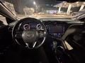 Toyota Camry 2018 года за 13 000 000 тг. в Караганда – фото 6