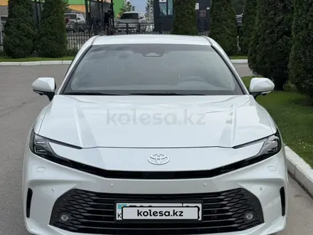 Toyota Camry 2025 года за 22 300 000 тг. в Алматы – фото 2