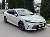 Toyota Camry 2025 года за 22 300 000 тг. в Алматы