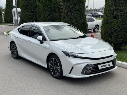 Toyota Camry 2025 года за 22 300 000 тг. в Алматы