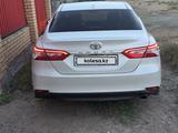 Toyota Camry 2020 года за 13 200 000 тг. в Павлодар – фото 2