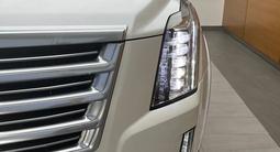 Cadillac Escalade 2020 года за 36 000 000 тг. в Алматы – фото 3