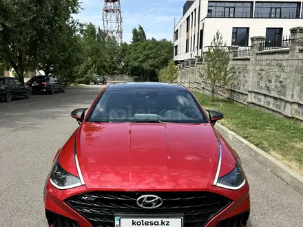 Hyundai Sonata 2021 года за 15 200 000 тг. в Алматы – фото 2