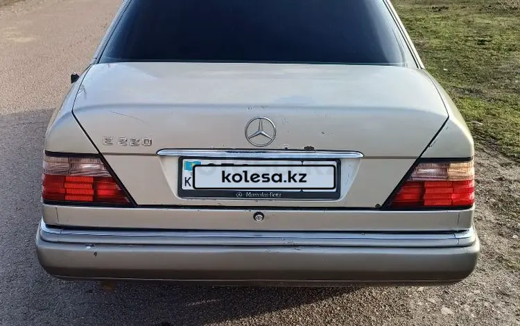 Mercedes-Benz E 220 1993 года за 1 700 000 тг. в Тараз