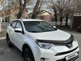 Toyota RAV4 2019 года за 13 700 000 тг. в Алматы