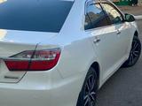 Toyota Camry 2017 года за 13 800 000 тг. в Астана – фото 2