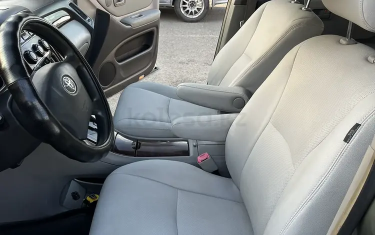 Toyota Highlander 2005 года за 6 350 000 тг. в Усть-Каменогорск