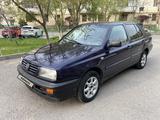 Volkswagen Vento 1996 годаfor1 200 000 тг. в Шымкент – фото 2