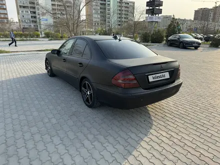 Mercedes-Benz E 320 2002 года за 3 362 012 тг. в Актау – фото 5