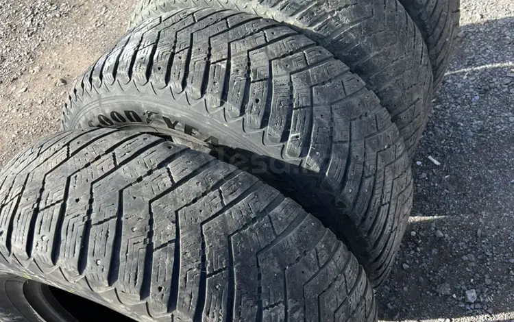 Goodyear зимние шины 265/65/17. за 60 000 тг. в Караганда