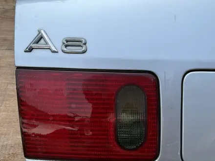 Крышка багажника на Audi A8 D2 (1994-2002) за 20 000 тг. в Алматы – фото 3