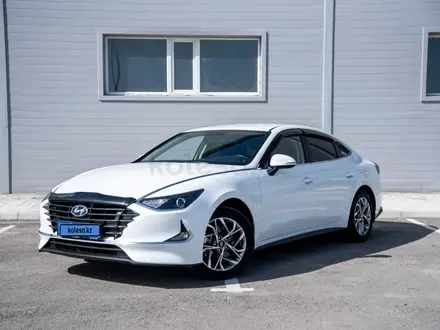 Hyundai Sonata 2021 года за 10 400 000 тг. в Актау – фото 2