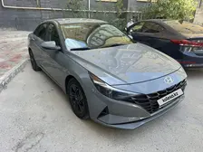 Hyundai Elantra, 2022