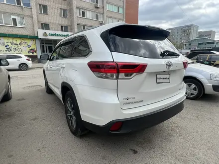 Toyota Highlander 2018 года за 11 400 000 тг. в Актобе – фото 4