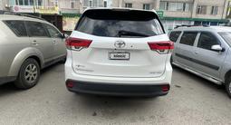 Toyota Highlander 2018 года за 11 950 000 тг. в Актобе – фото 3