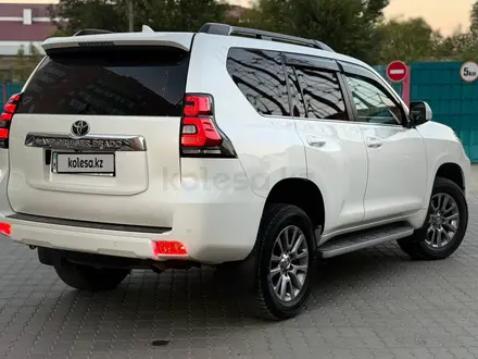 Toyota Land Cruiser Prado 2018 года за 19 800 000 тг. в Актобе – фото 3
