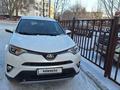 Toyota RAV4 2019 года за 11 500 000 тг. в Караганда – фото 2