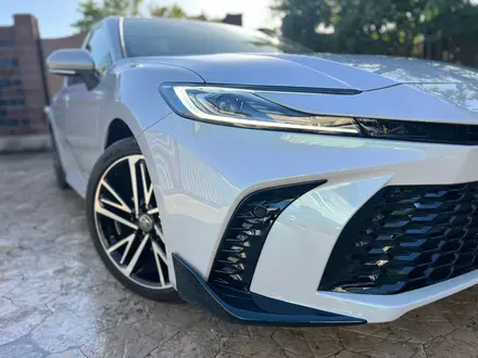 Toyota Camry 2024 года за 17 900 000 тг. в Астана – фото 3